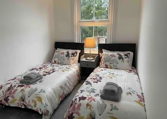 May Cottage In Stratford Upon Avon